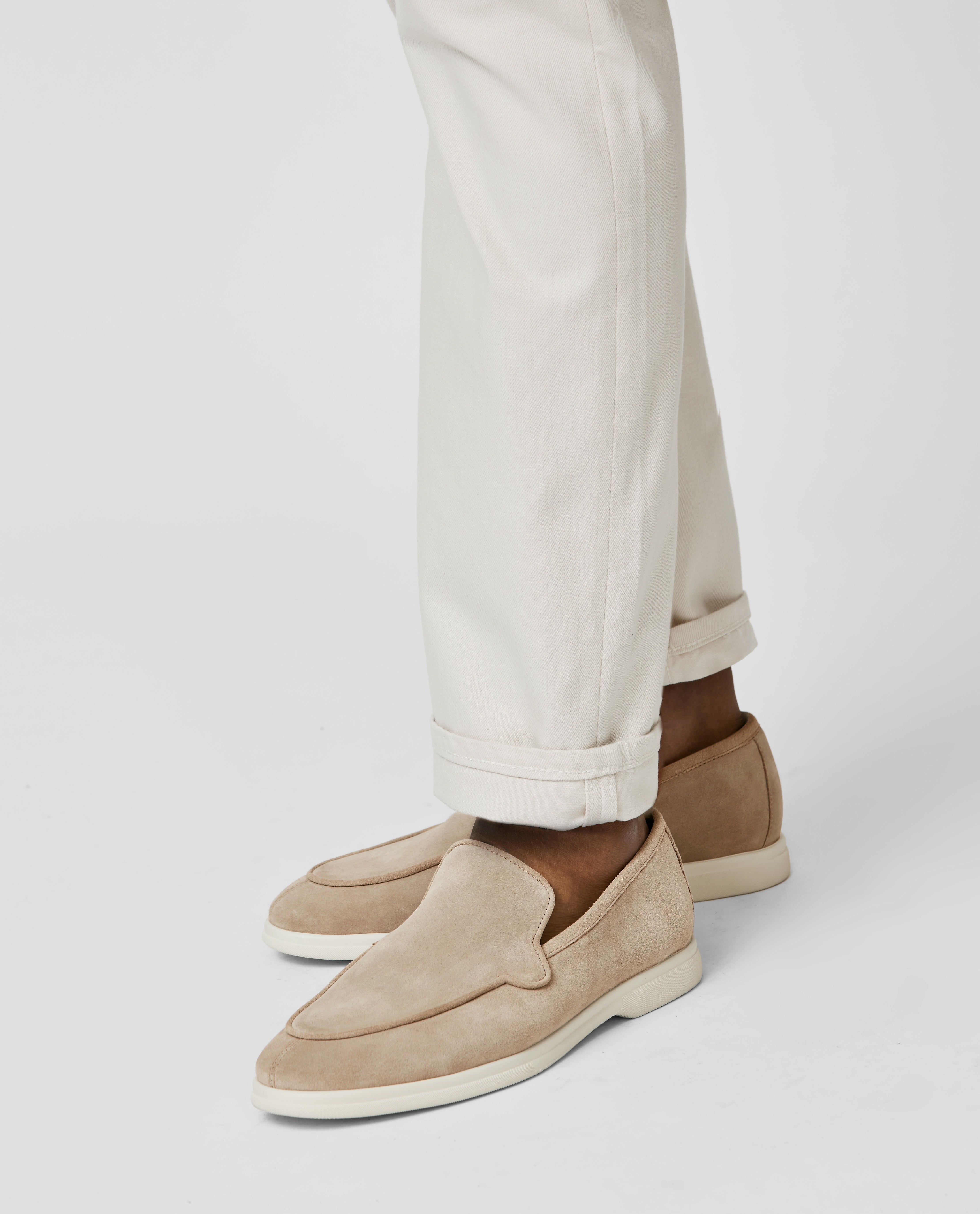 City Loafers Low Top Natural Suede