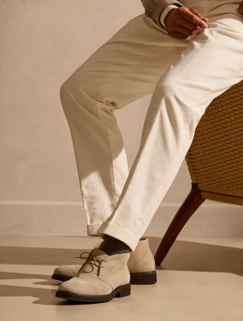 Contemporary Round Lightweight Chukka Boots Suede Sand