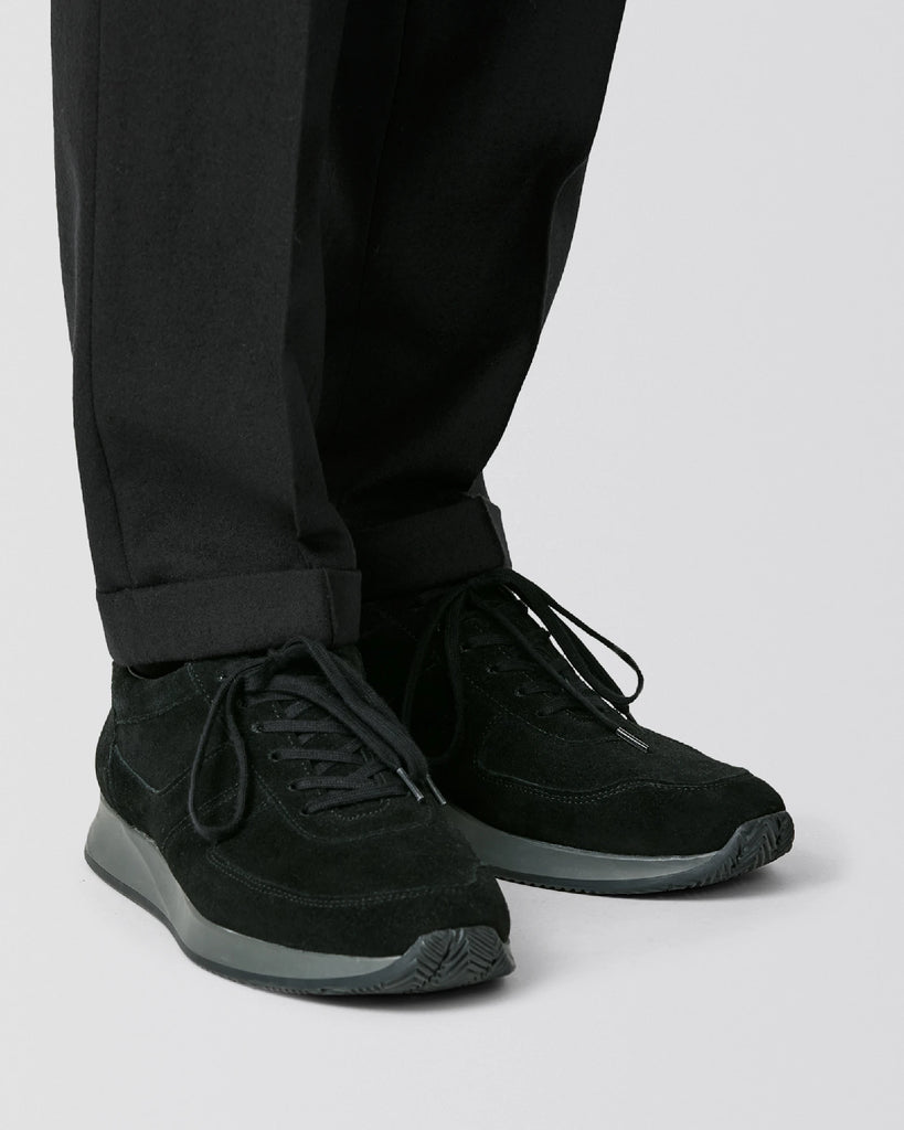 Runner Low Top Black Suede